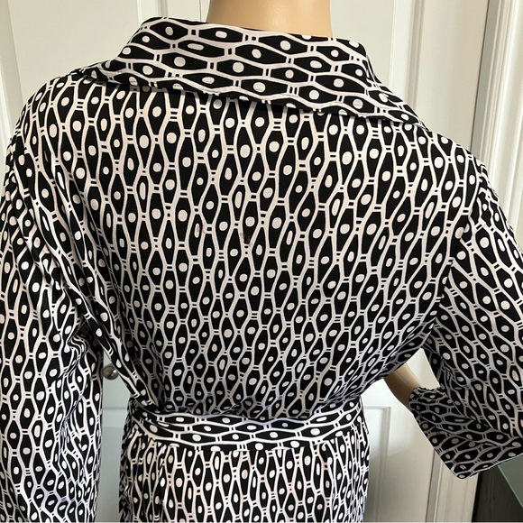 DS Italy | Black & White midi dress - Picture 6 of 12